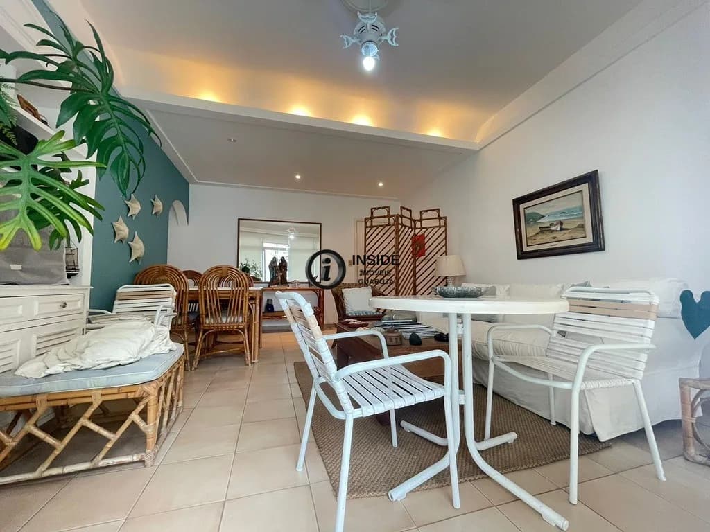 Apartamento reformado, vista ao mar, 3 quartos - Apartamento em Pitangueiras SP