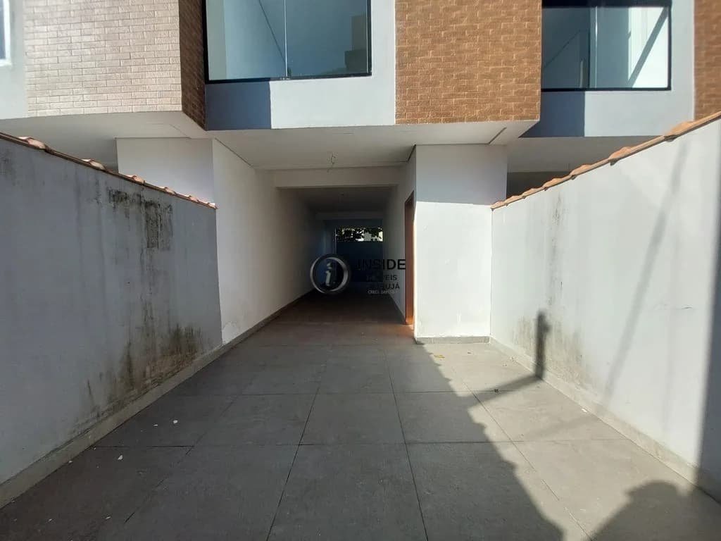 Casa com 2 suítes na praia da enseada - Casa em Enseada SP