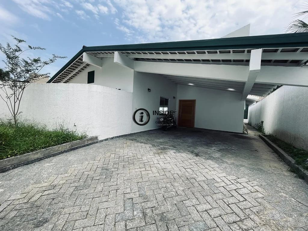 Casa com 4 suítes à 50 metros do mar - Casa em Enseada SP