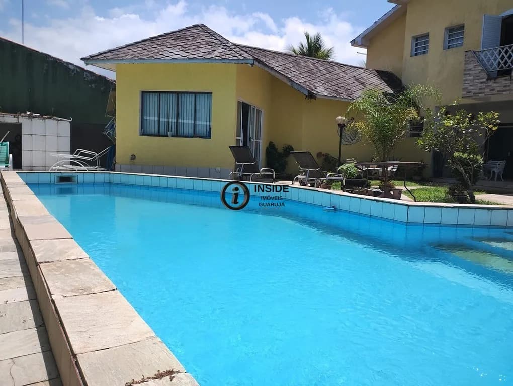 Casa com piscina e lazer no condomínio acapulco - Casa em Jardim Acapulco SP