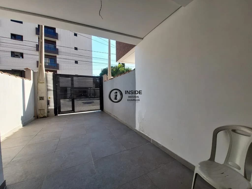 Casa nova na praia da enseada com 2 suítes - Casa em Enseada SP