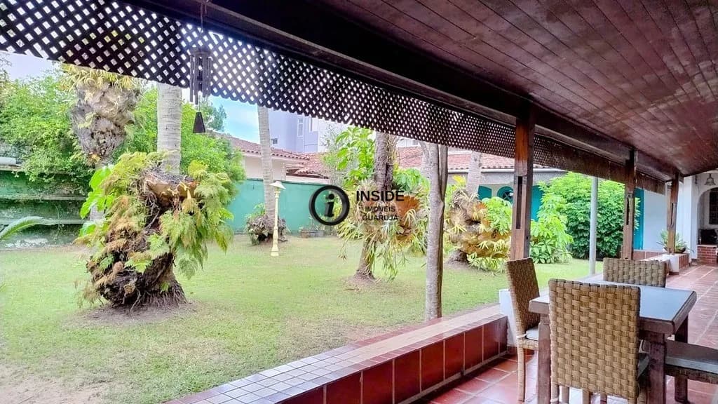 Casa Térrea ampla com 4 quartos próxima à praia - Casa em Enseada SP