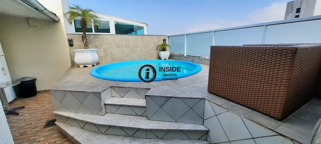 Cobertura duplex com 2 suítes na praia da enseada - Apartamento em Enseada SP