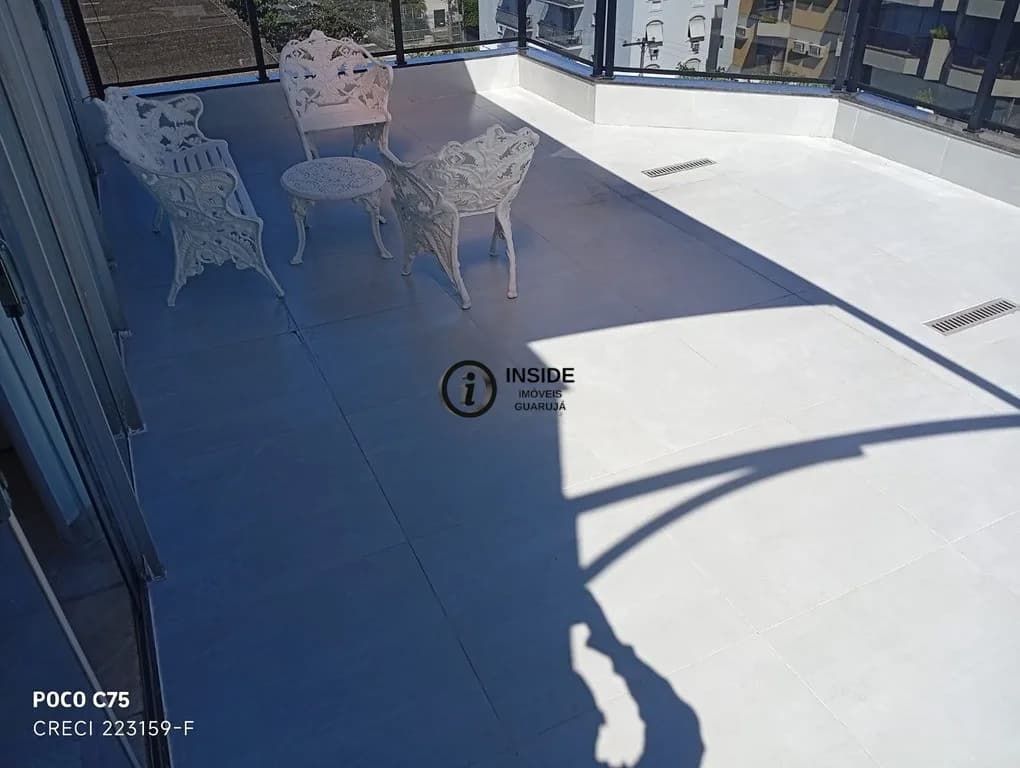 Cobertura duplex com 5 quartos na praia da enseada - Apartamento em Enseada SP