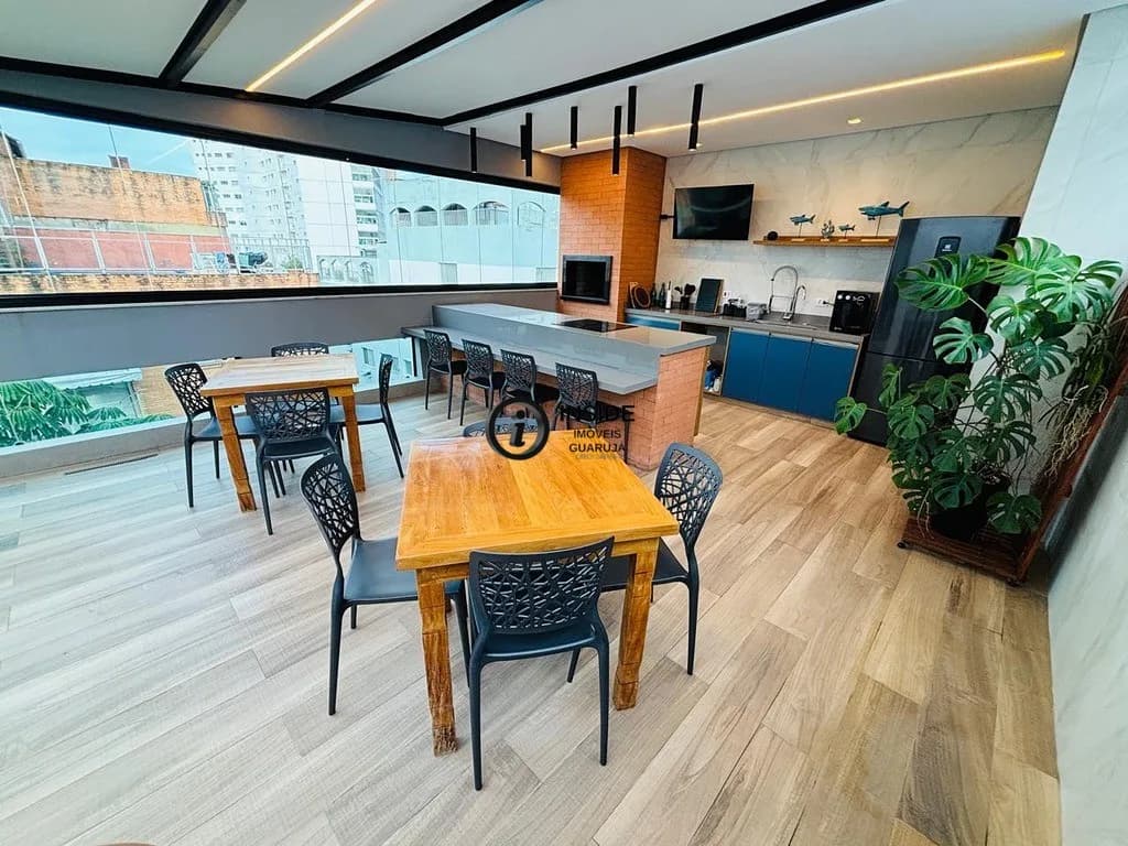 Cobertura reformada com 3 suítes na enseada - Apartamento em Enseada SP